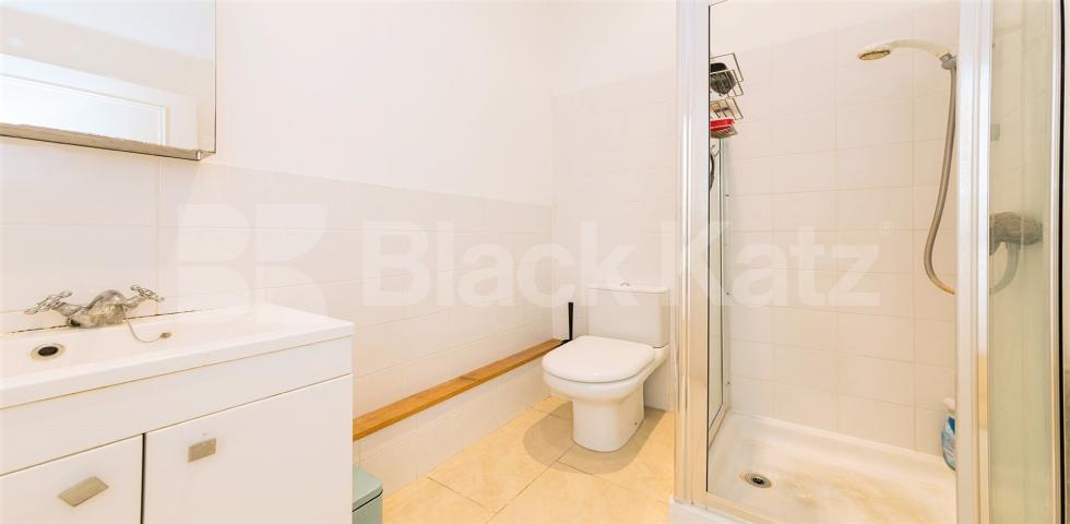 			1 Bedroom, 1 bath, 1 reception Flat			 Overstone Road, Hammersmith, HAMMERSMITH